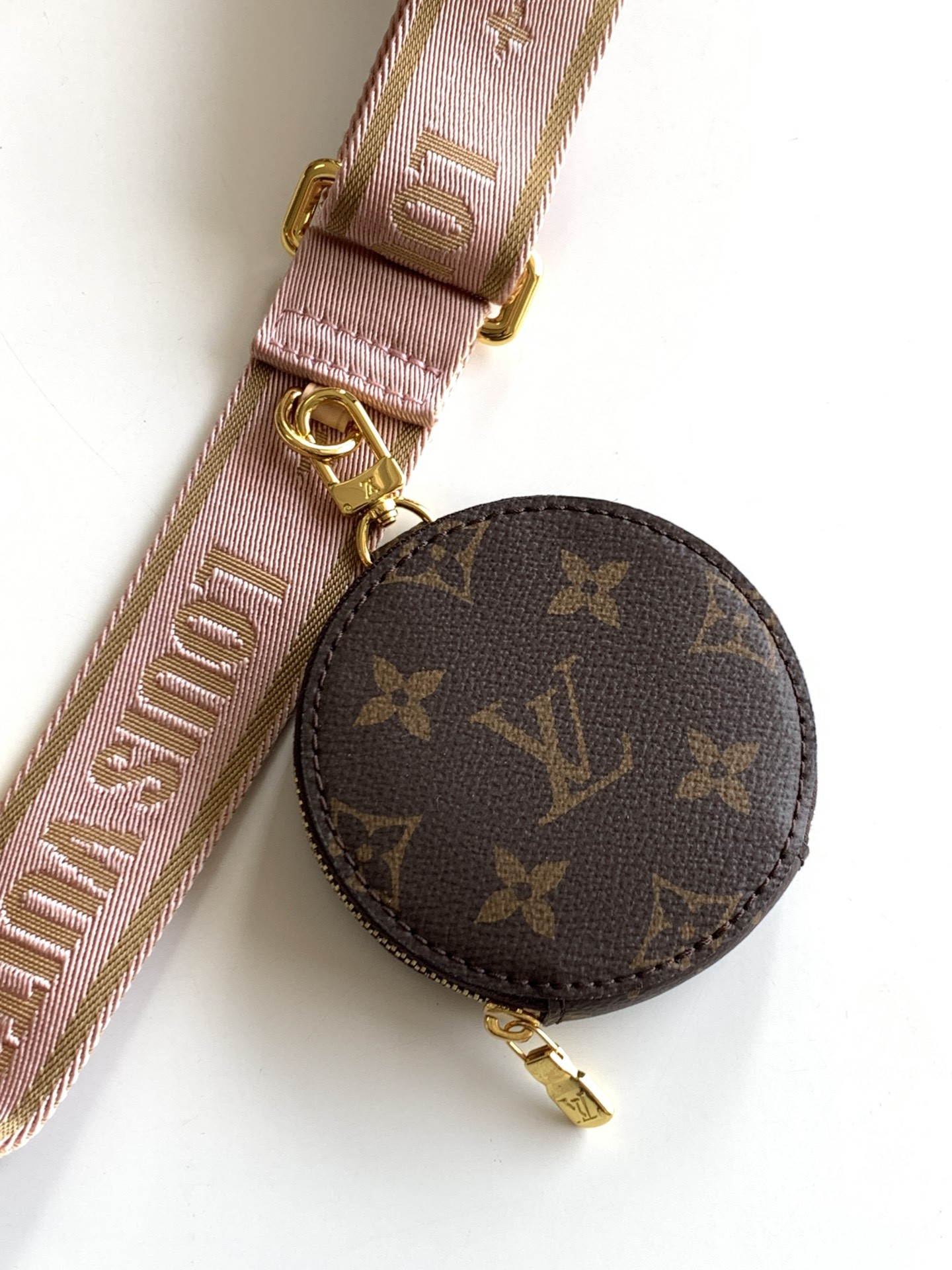 l0*is V*t0n m44840 multi pochette accessoires 9.4 x 5.3 x 1.6 inches