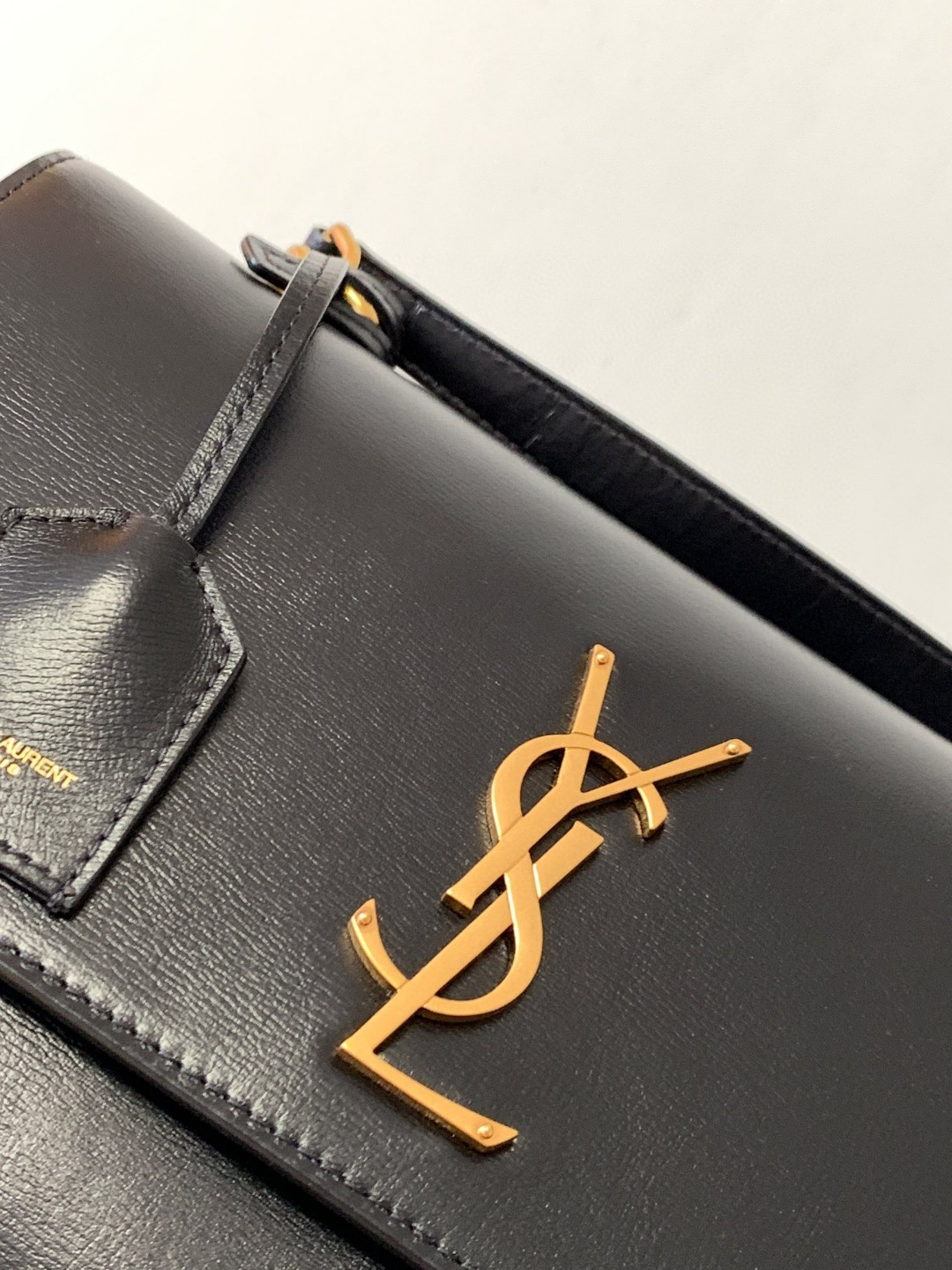 Y*L sunset large in smooth leather black 10.6 x 7 x 3.1 inches