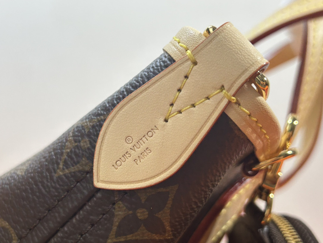 LV M46701 neverfull bb 9.4 x 5.5 x 3.5 inches