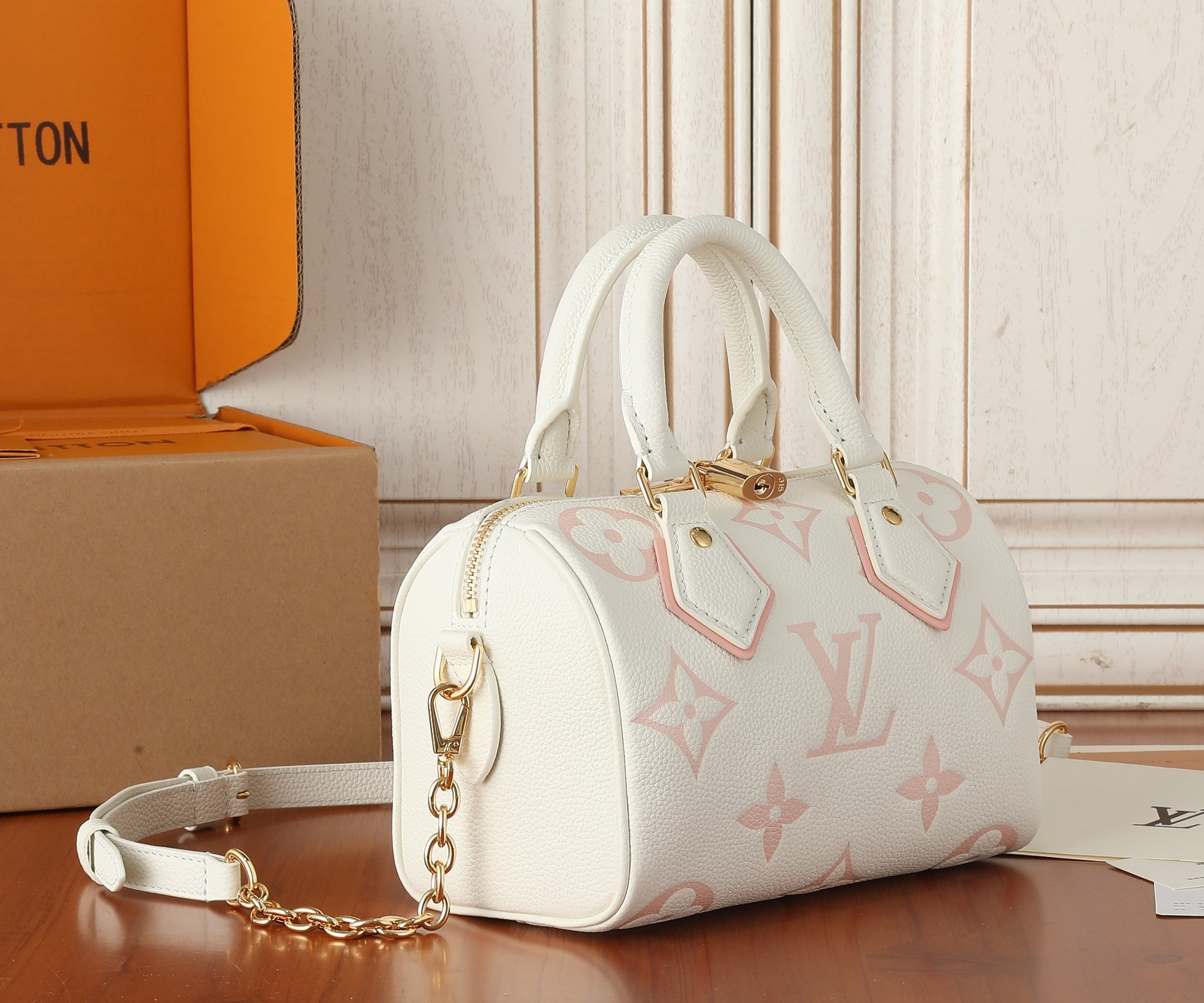 LV Speedy Bandoulière 20 M46875 8.1 x 5.3 x 4.7 inches