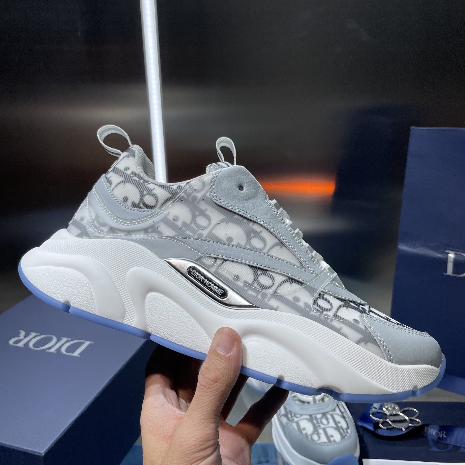 ua D*or b22 gray sneaker