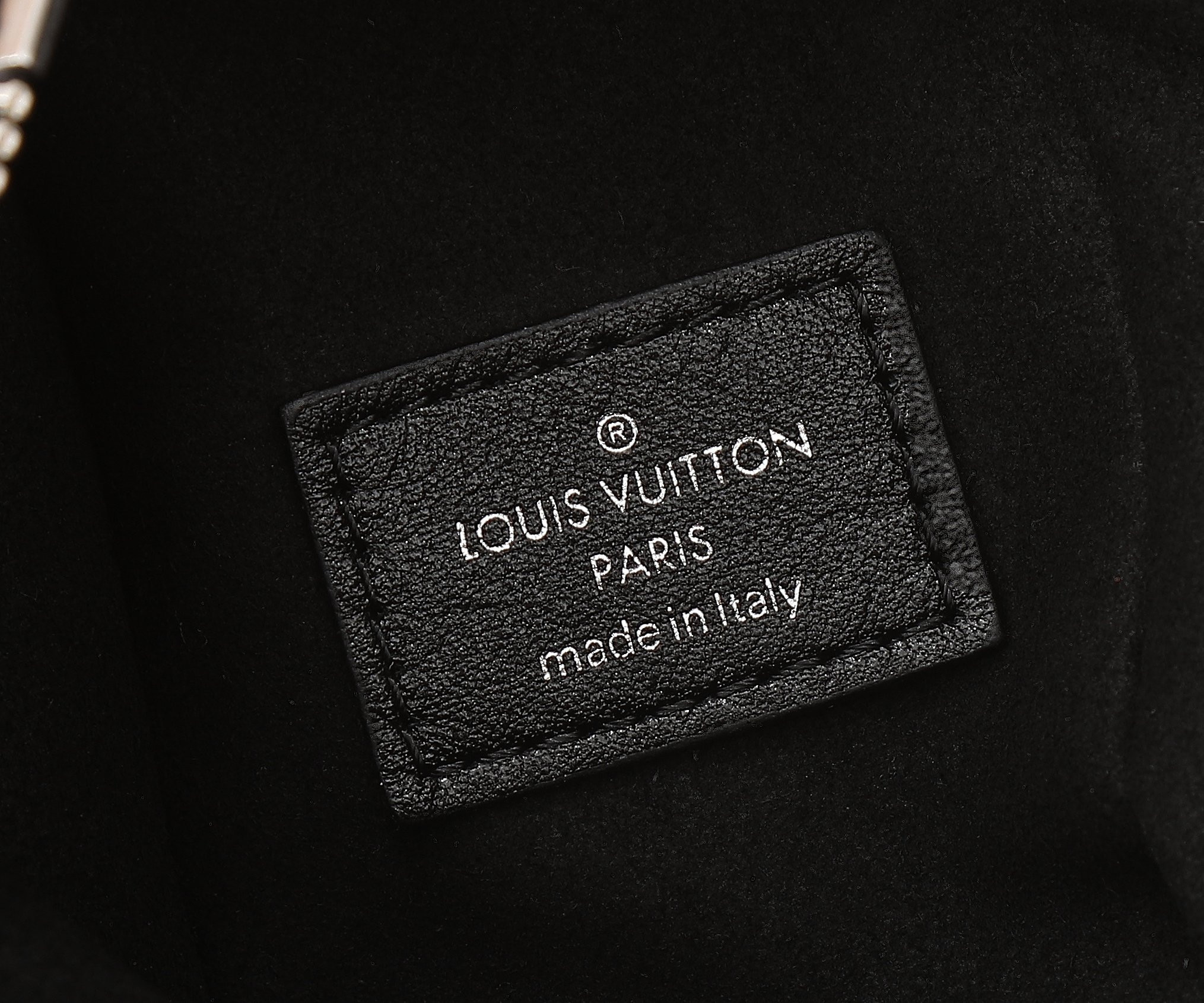 LV Side Trunk MM M25160 8.3 x 5.5 x 2.4 inches