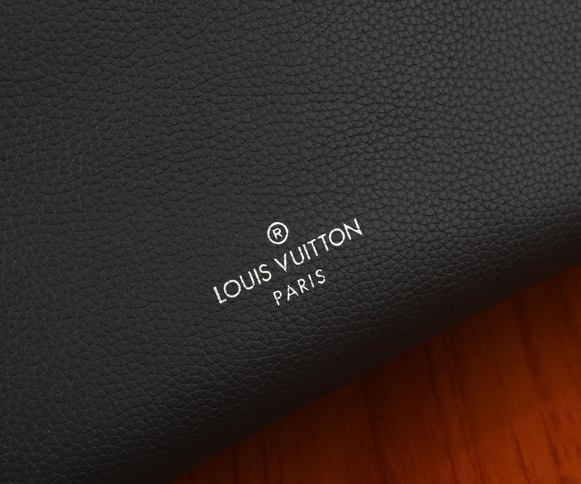 LV Side Trunk MM M25160 8.3 x 5.5 x 2.4 inches