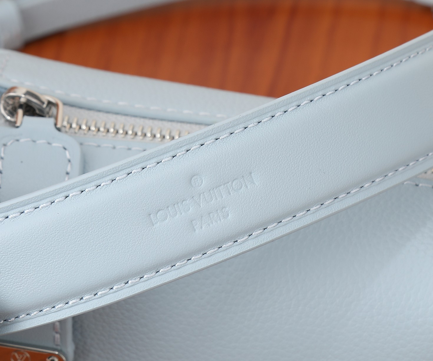 LV Side Trunk PM M25067 7.1 x 4.9 x 3.1 inches