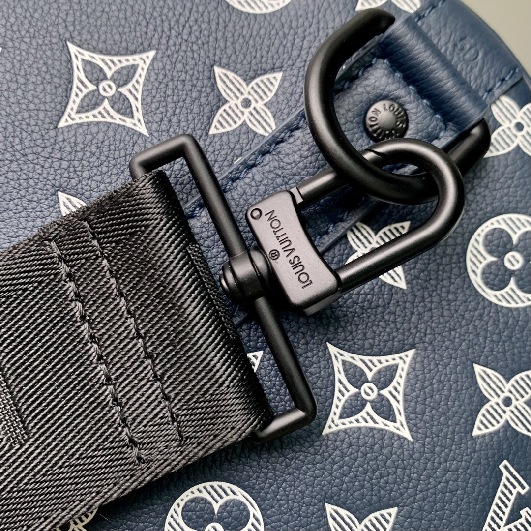 LV Keepall Bandoulière 50 19.7 x 11.4 x 9.1 inches