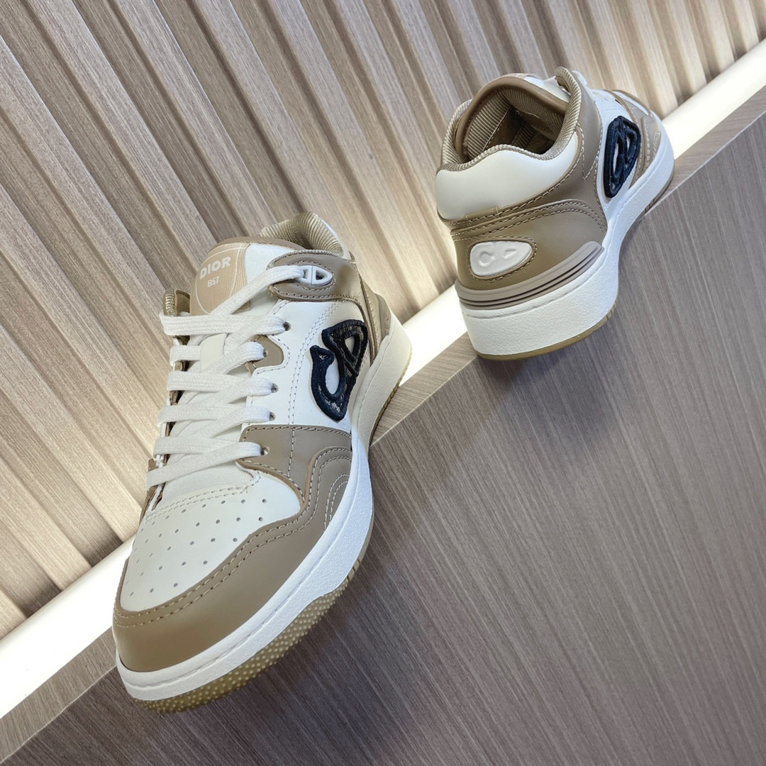 ua D*or b57 low-top sneaker beige and white