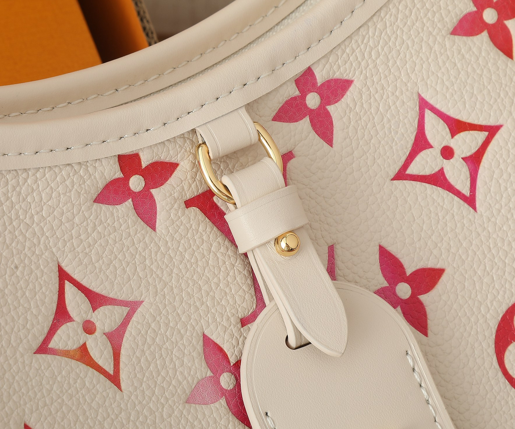 LV CarryAll PM M24652 11.6 x 9.4 x 4.7 in