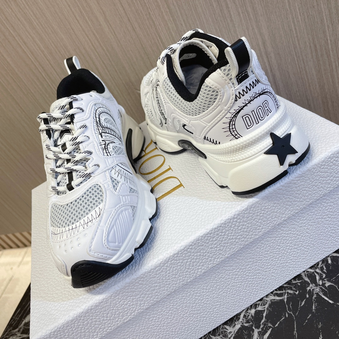ua D*or chrono sneaker white and black mesh