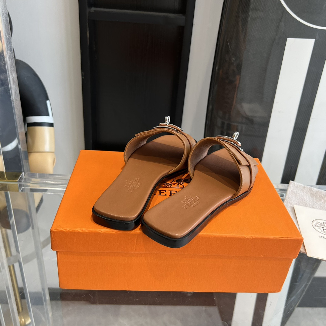 ua H**mes giulia sandal