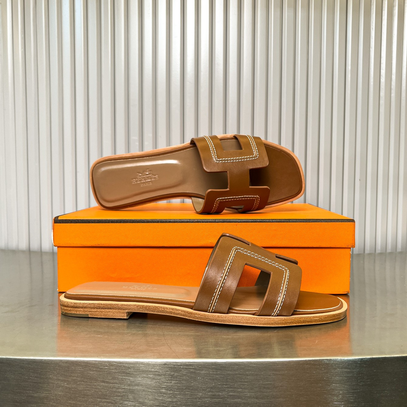 ua H**mes oran sandal