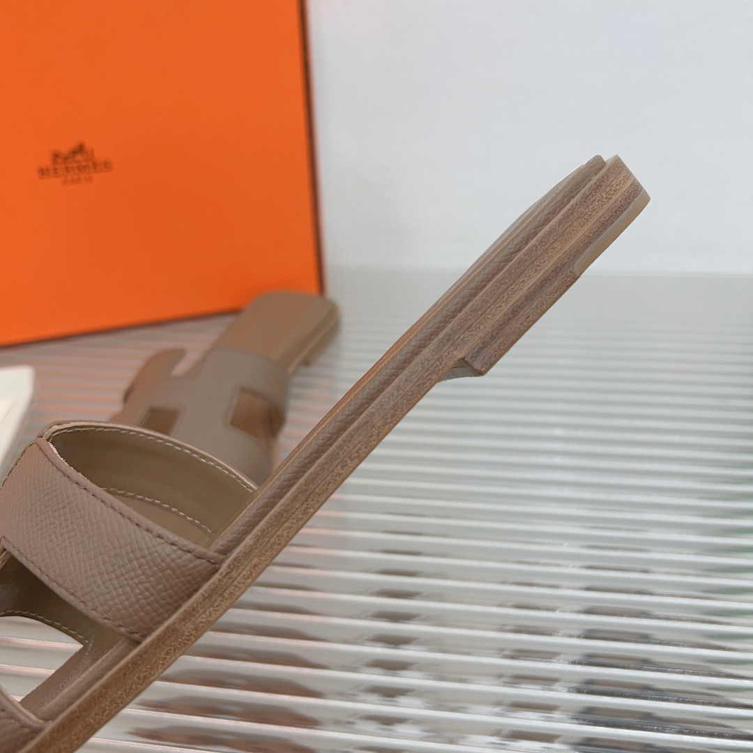 ua H**mes oran sandal