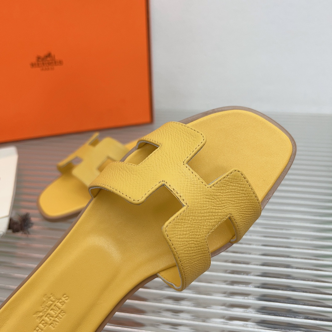 ua H**mes oran sandal