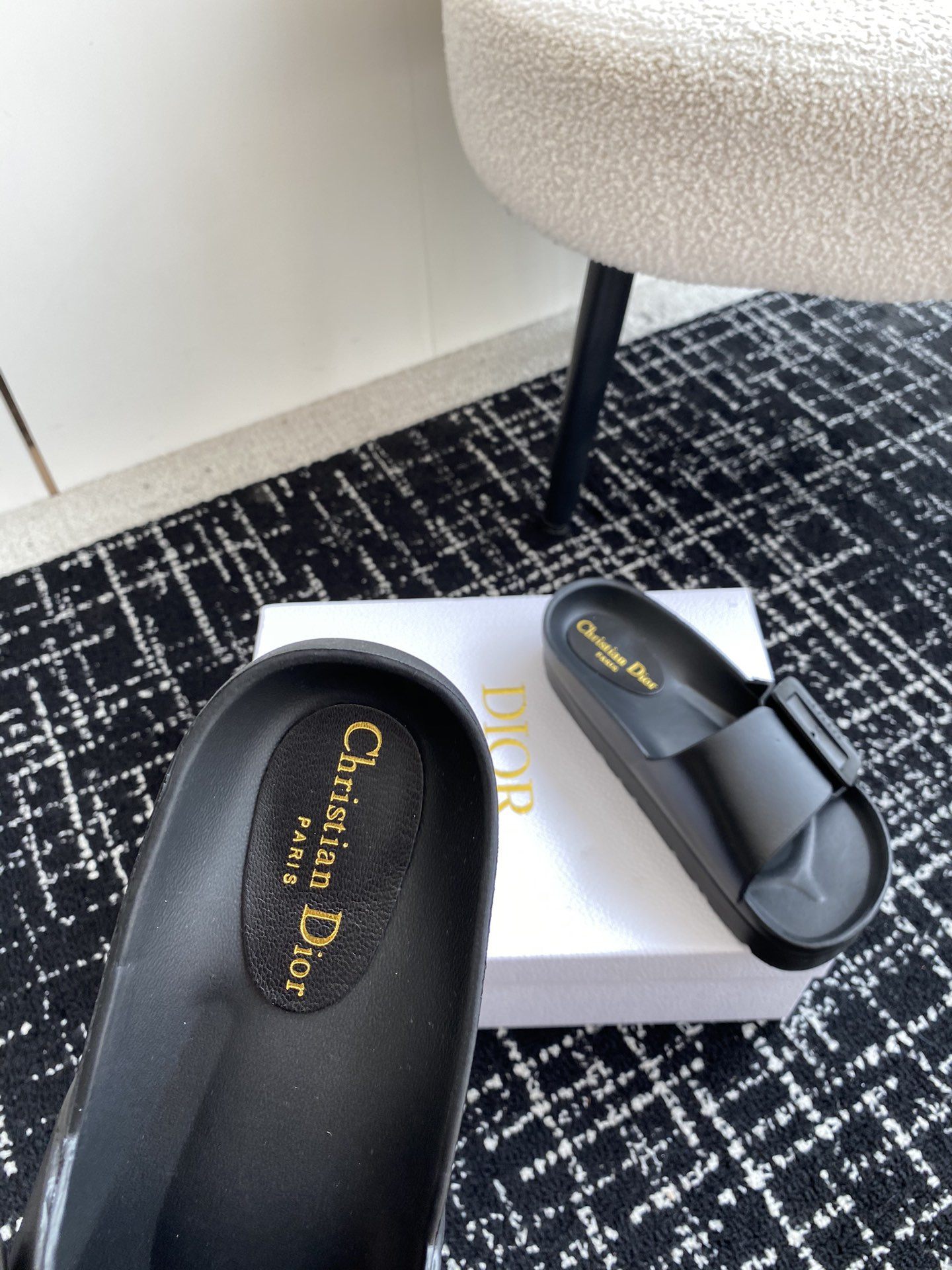 ua D*or slide black