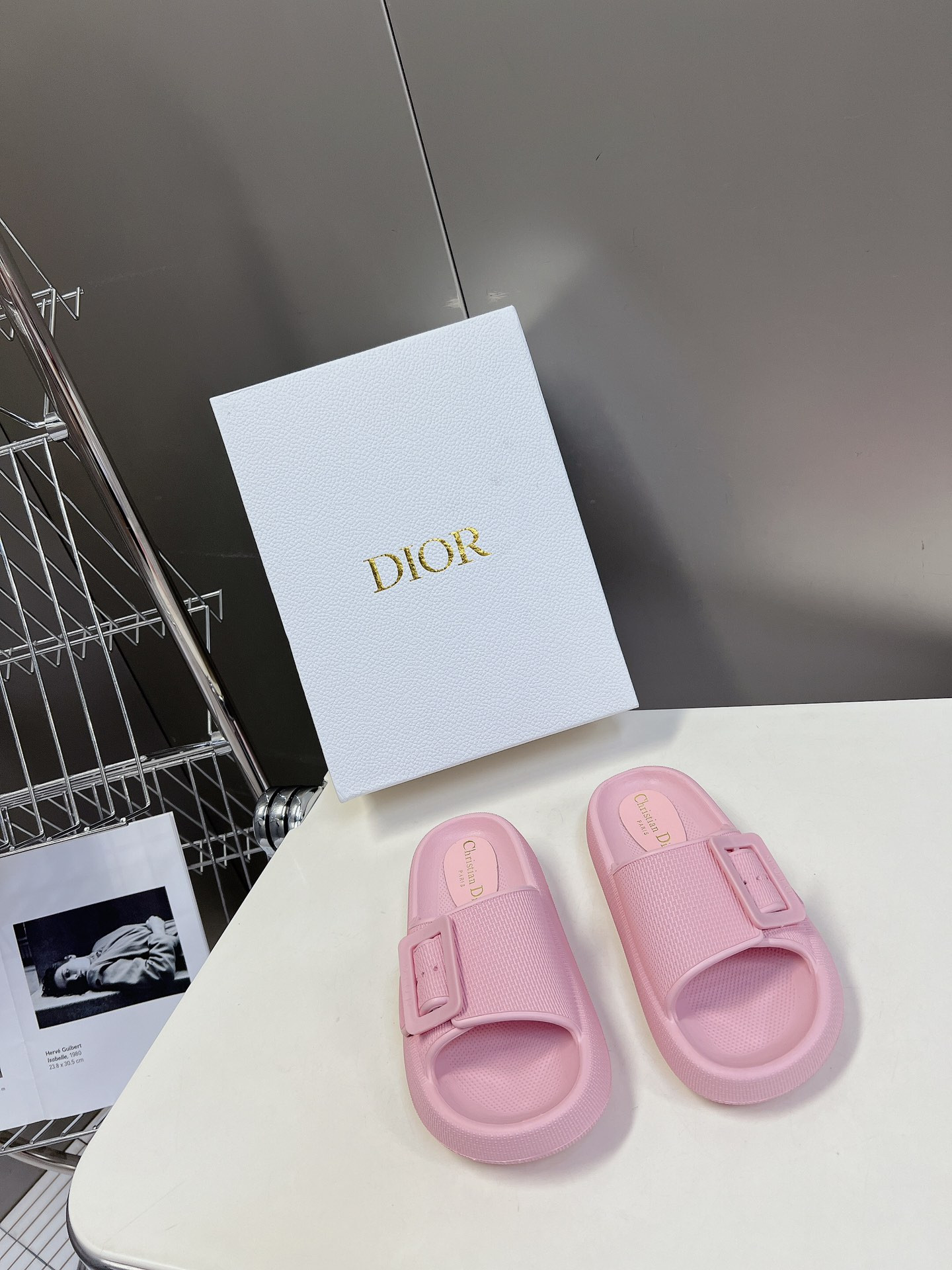 ua D*or slide