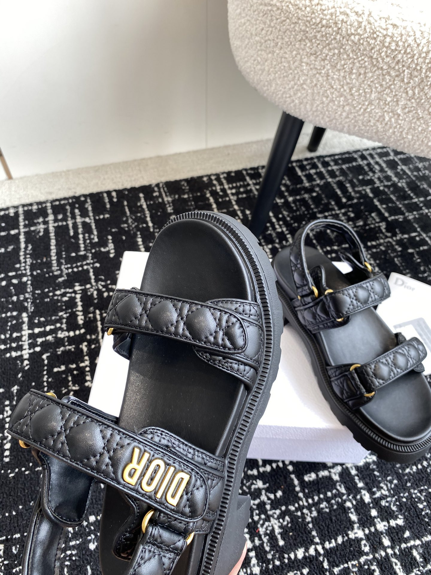ua D*oract platform sandal