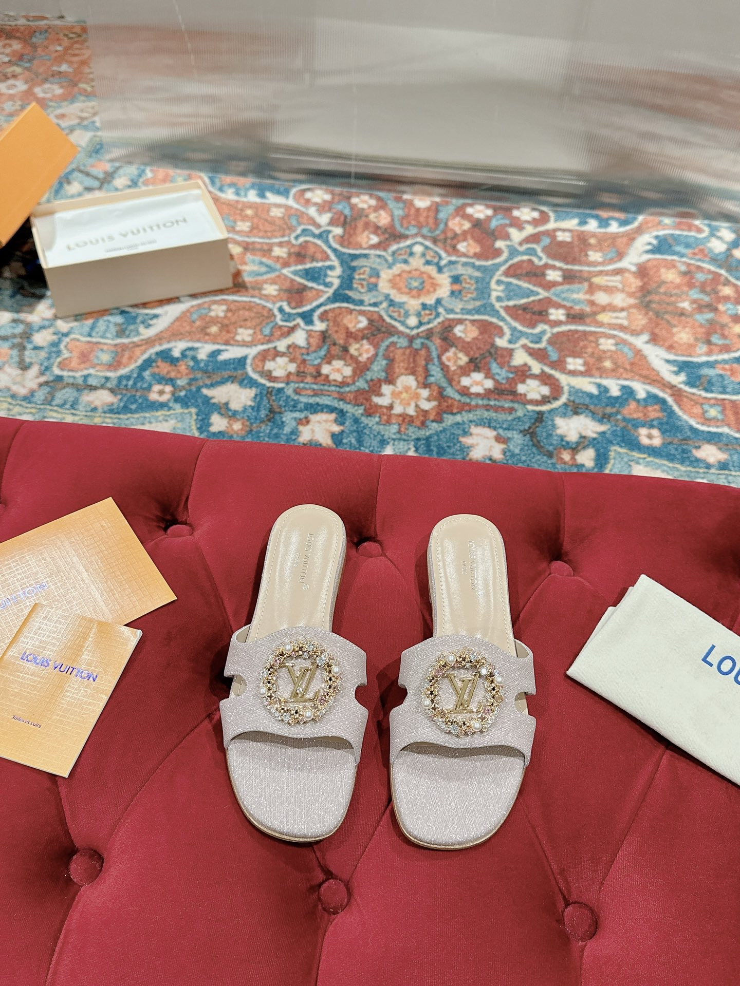 UA LV Flat Mule