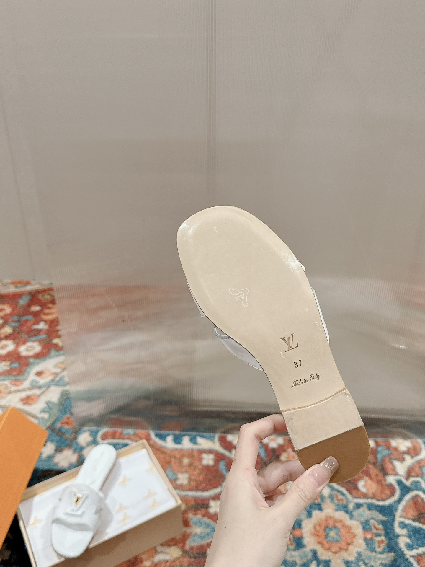 UA LV Flat Mule