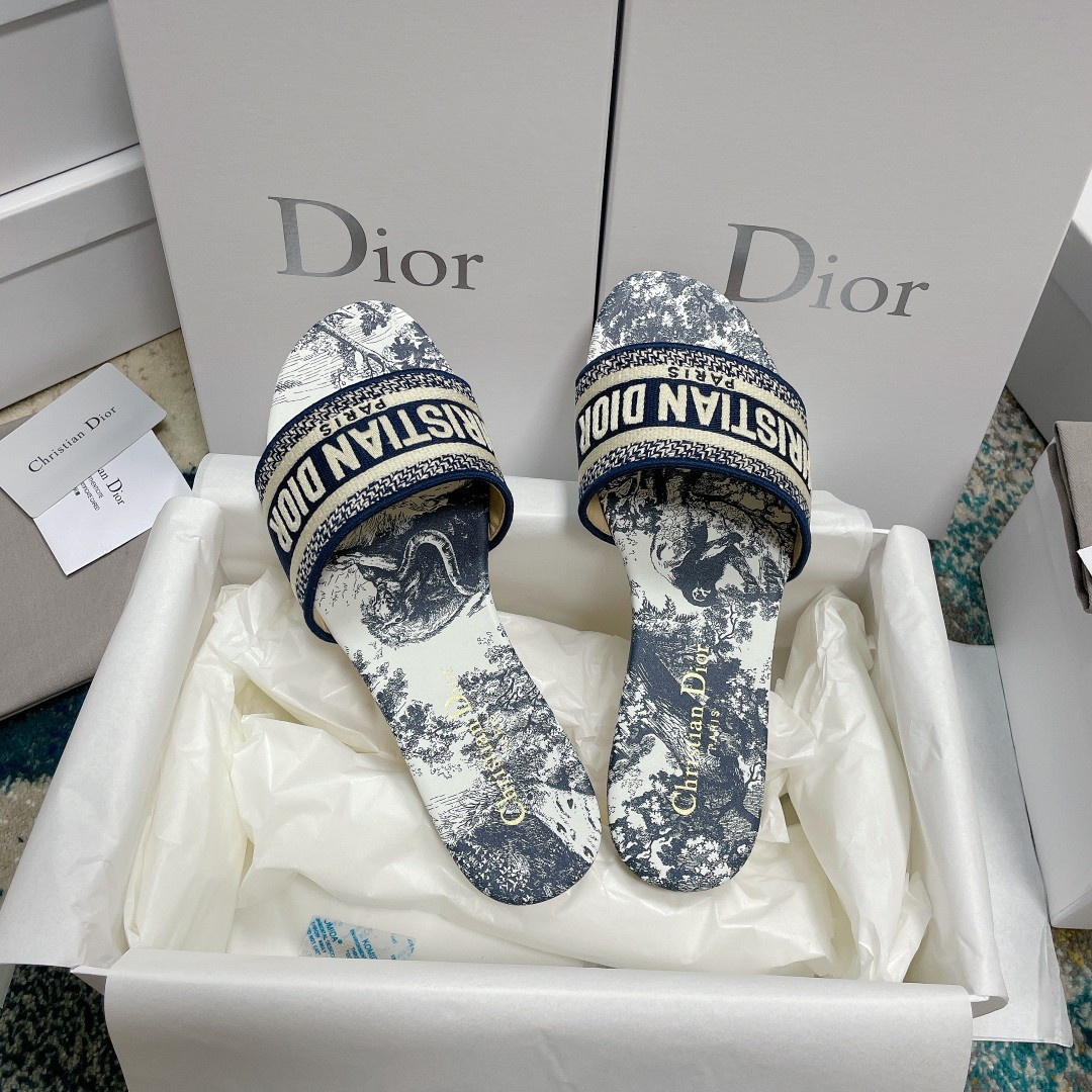 ua D*or dway slide