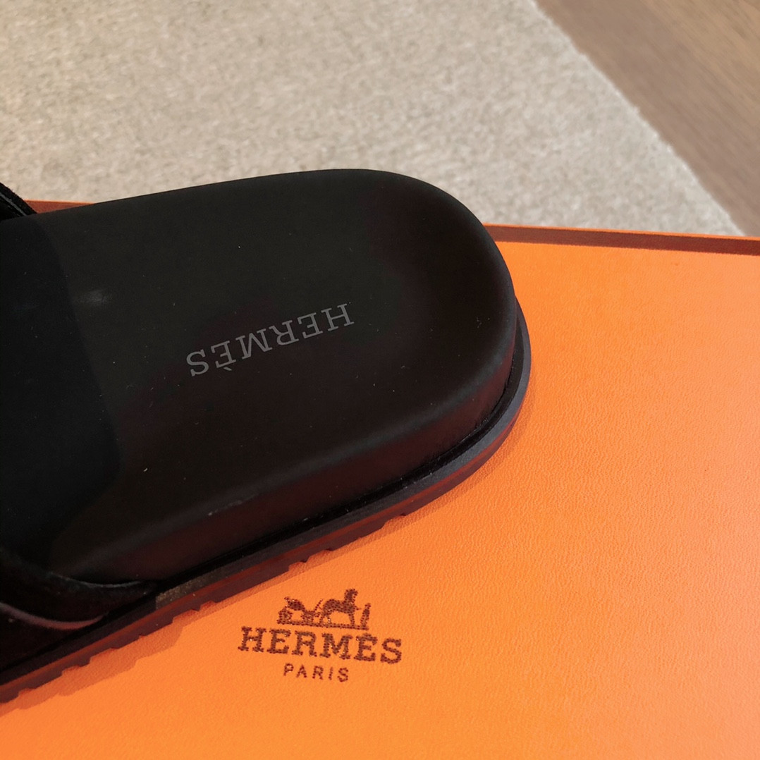 ua H**mes empire sandal