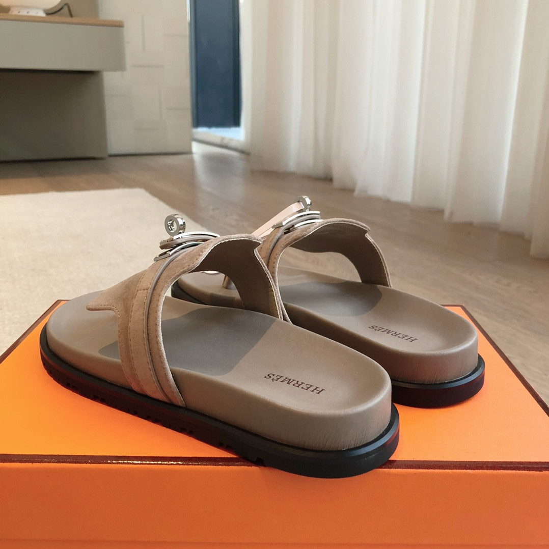 ua H**mes empire sandal
