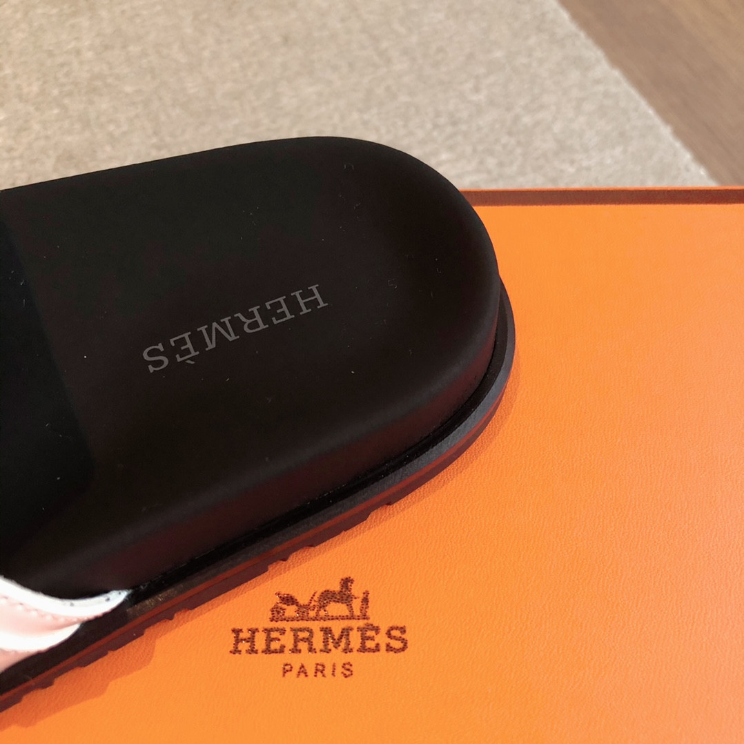ua H**mes empire sandal