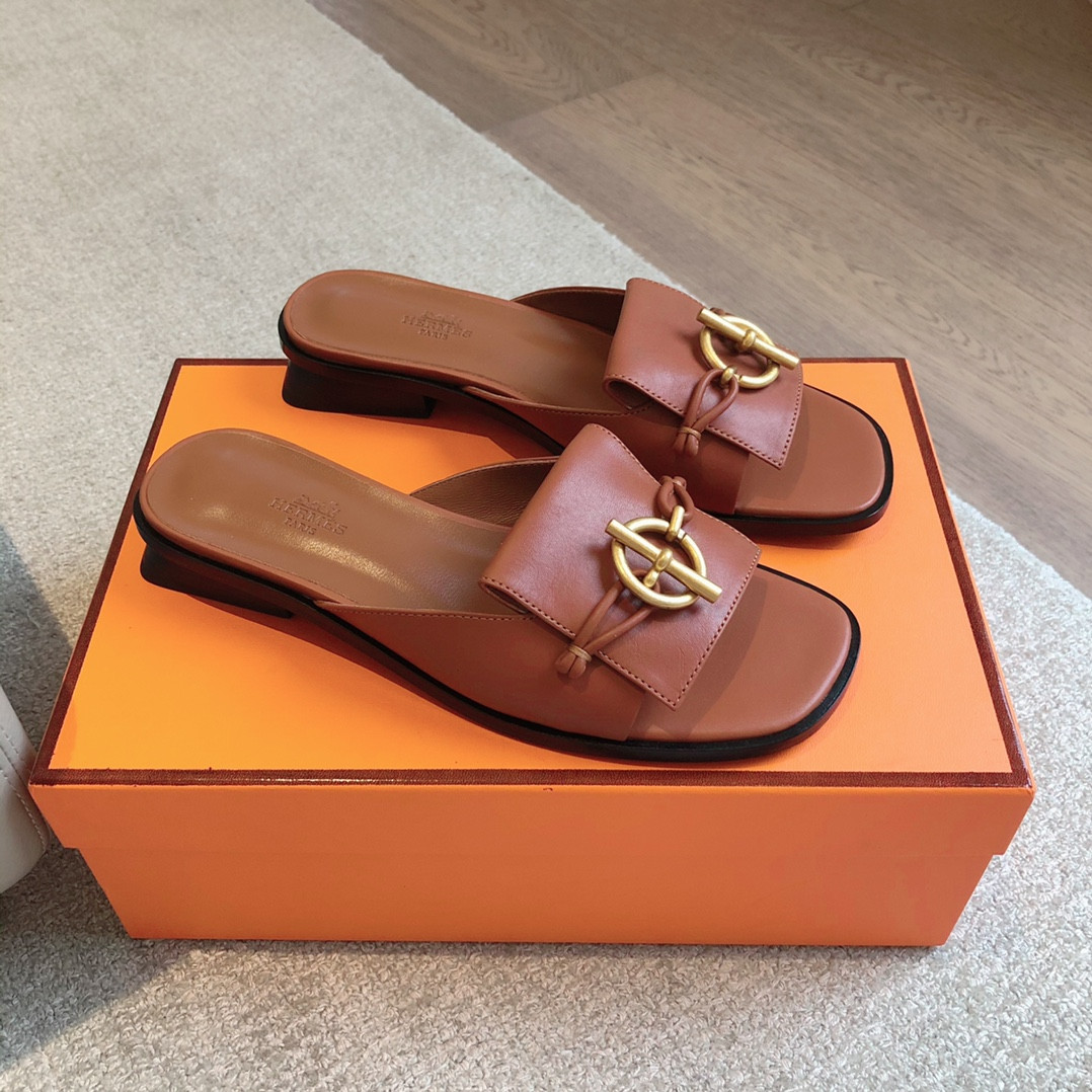 ua H**mes isle sandal
