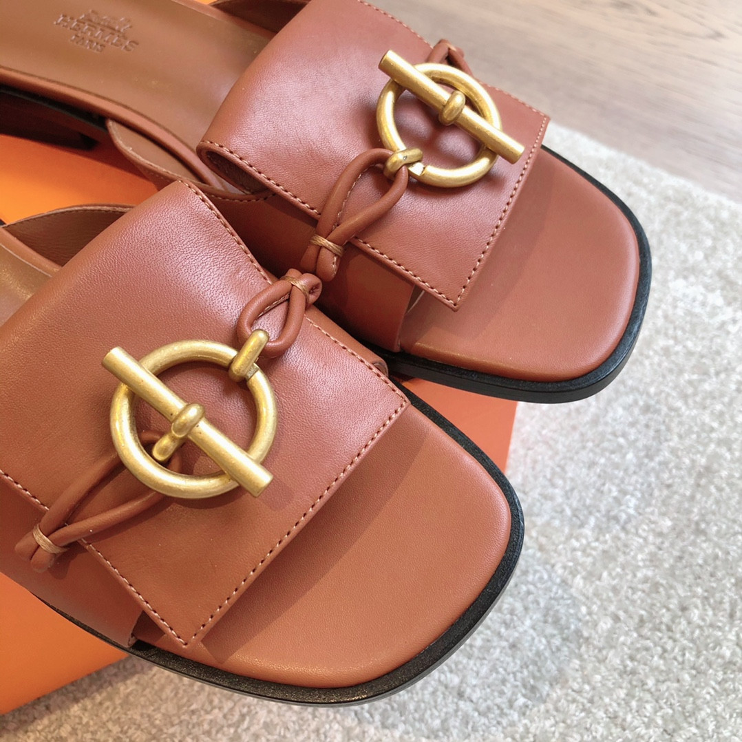 ua H**mes isle sandal