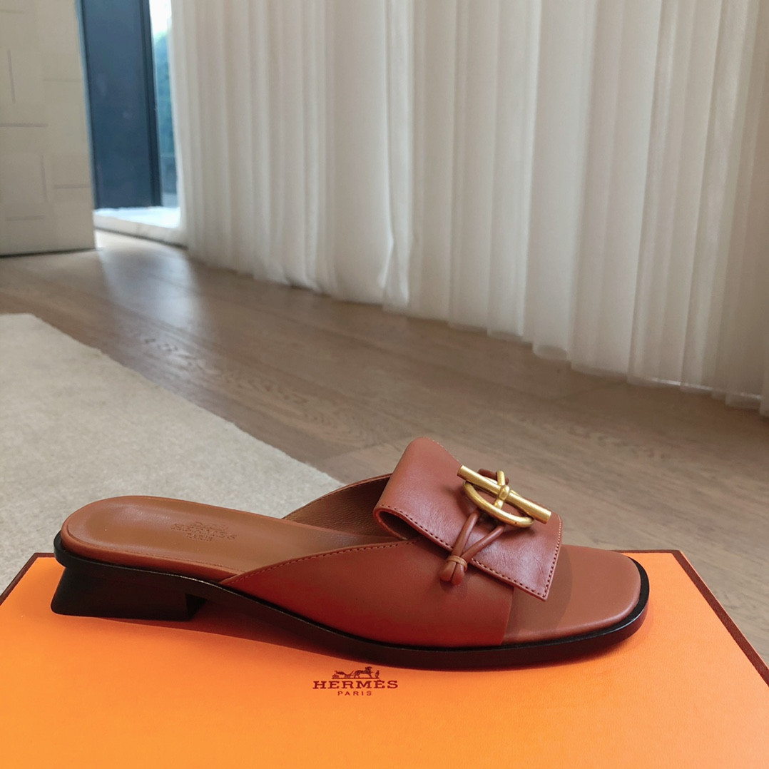 ua H**mes isle sandal