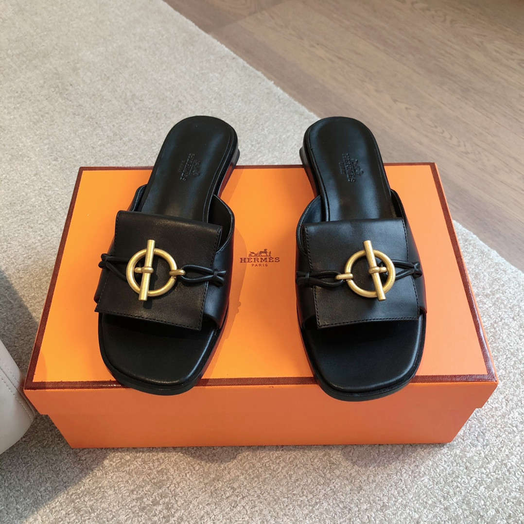 ua H**mes isle sandal