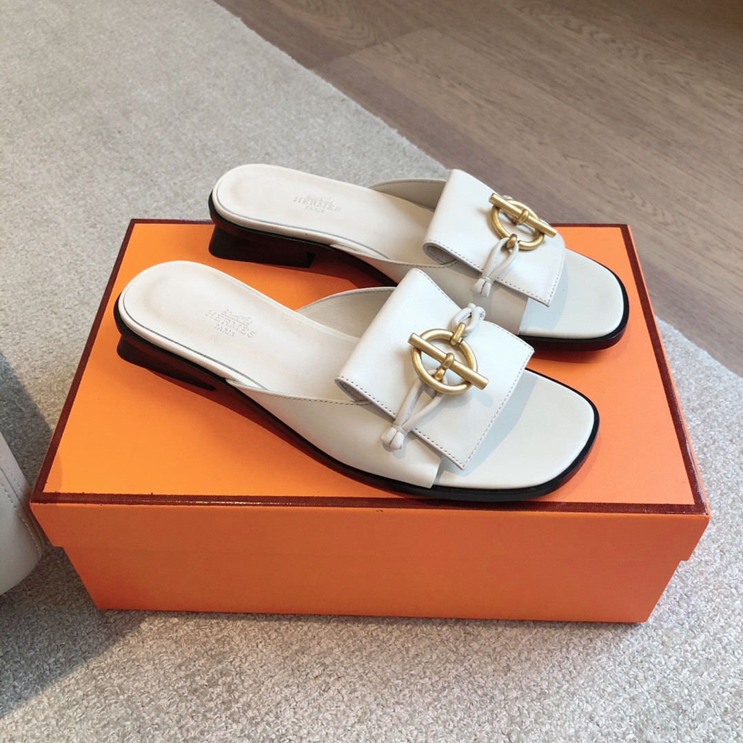 ua H**mes isle sandal