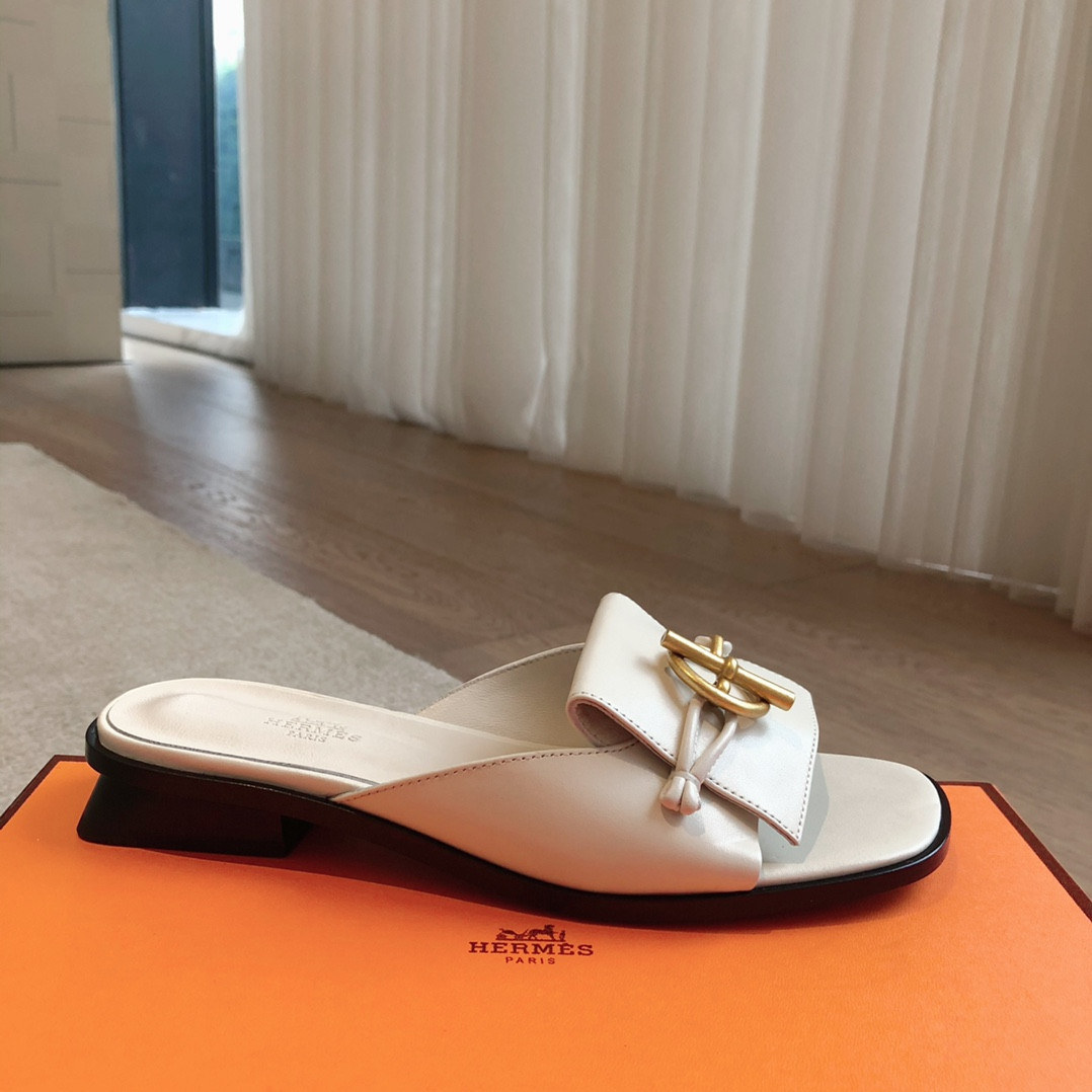 ua H**mes isle sandal
