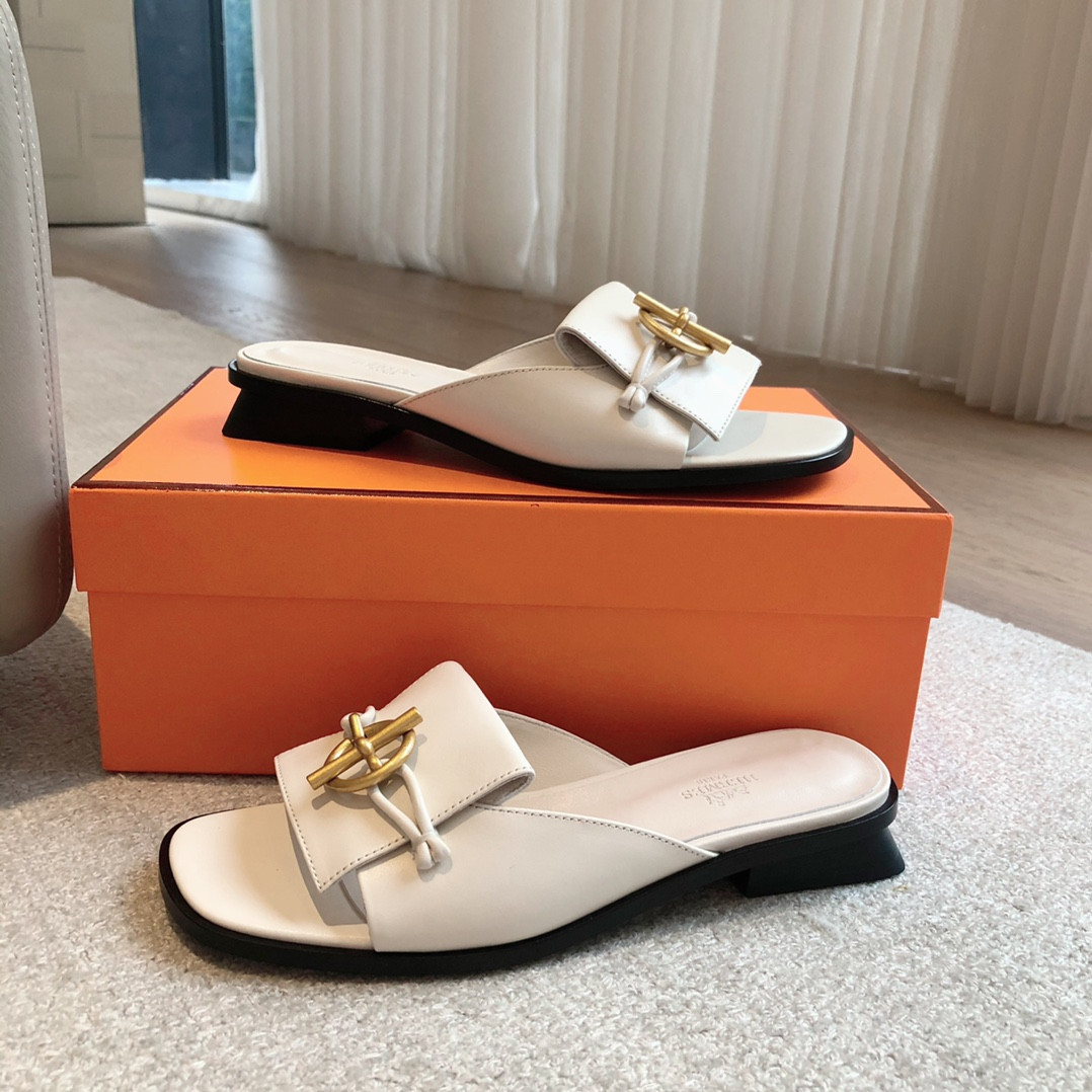 ua H**mes isle sandal