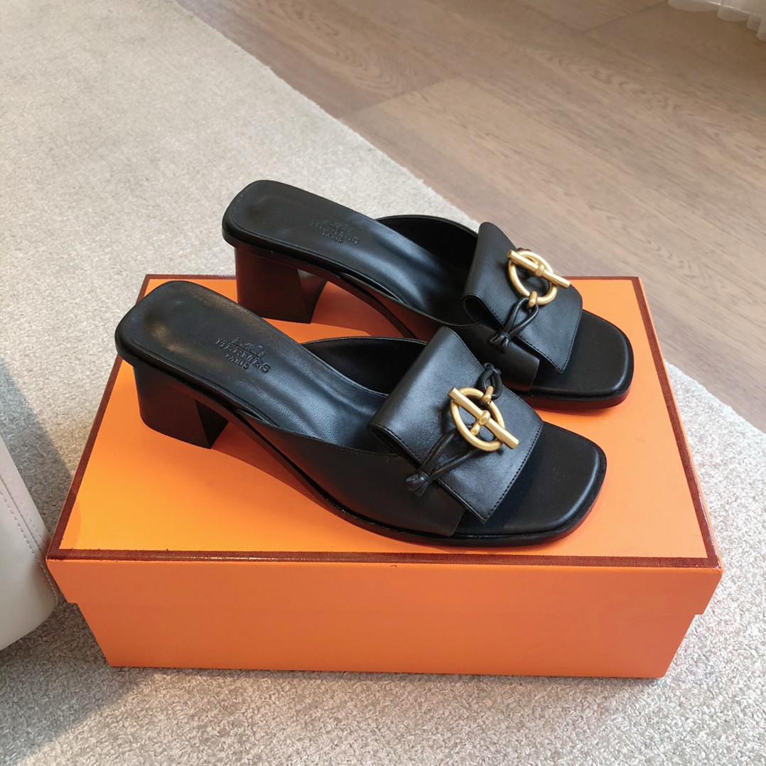 ua H**mes isle sandal