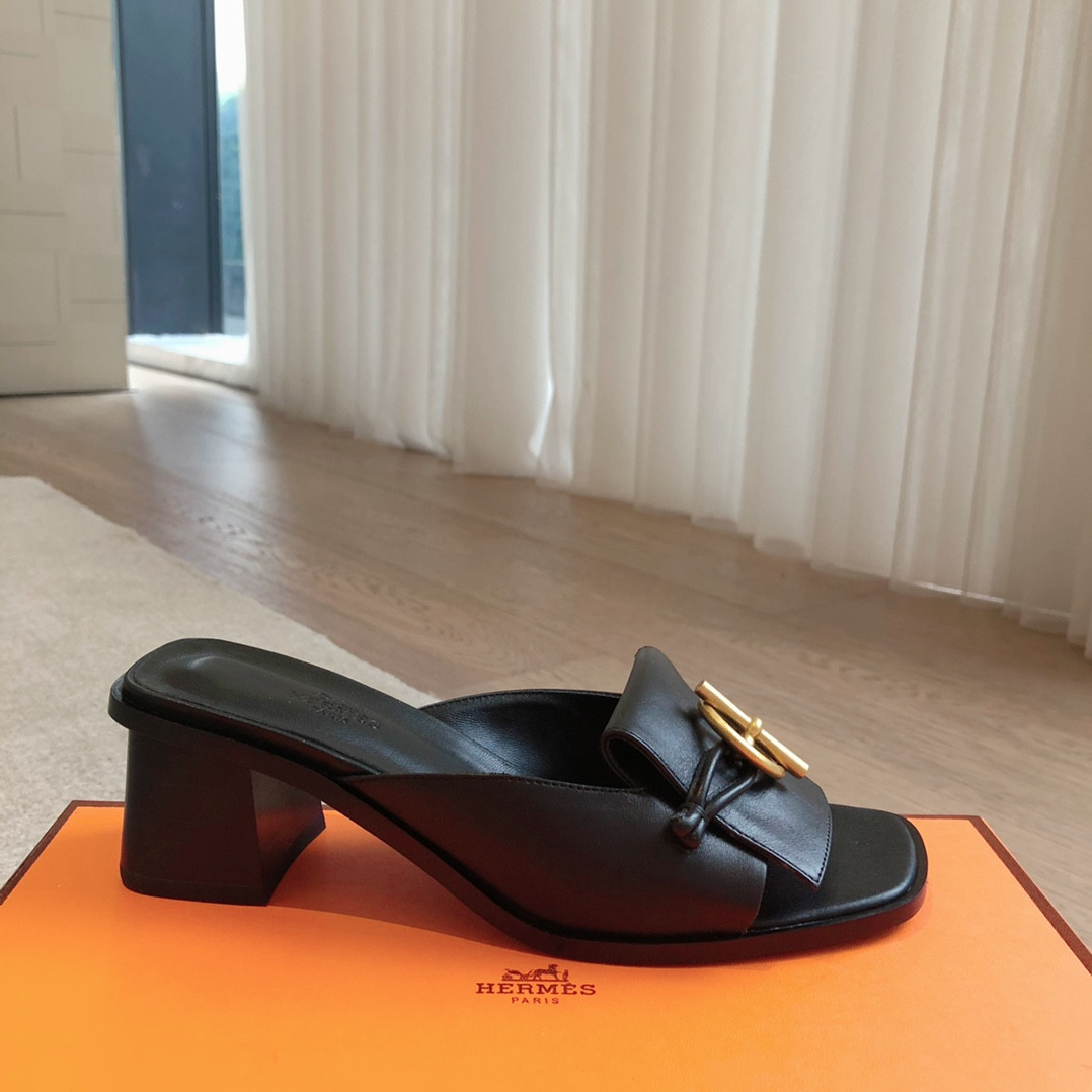 ua H**mes isle sandal