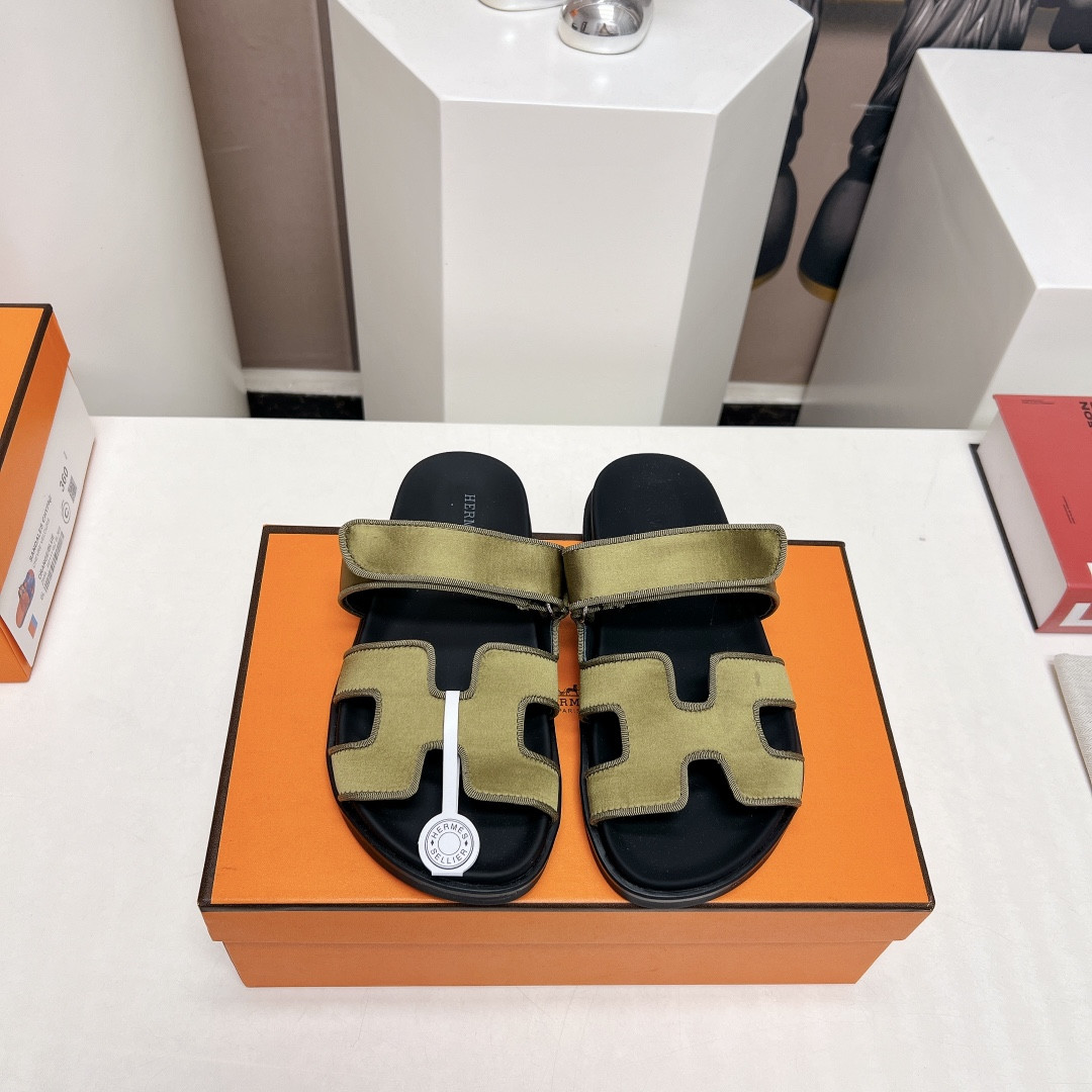 ua H**mes chypre sandal