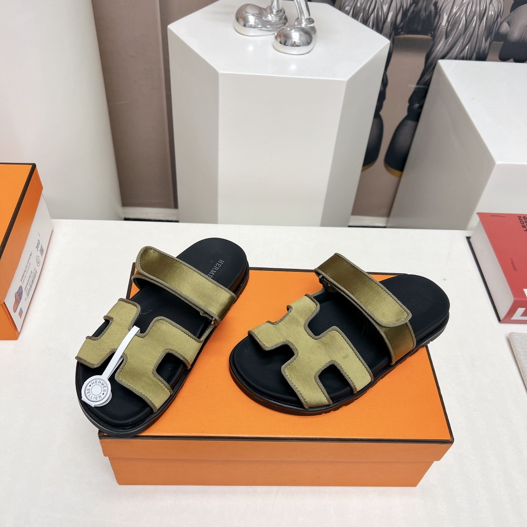 ua H**mes chypre sandal