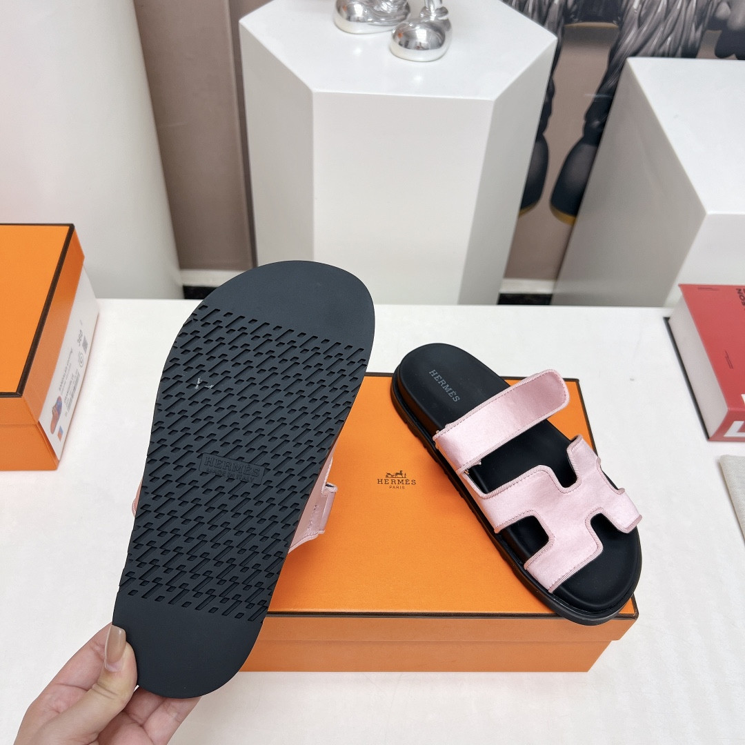 ua H**mes chypre sandal