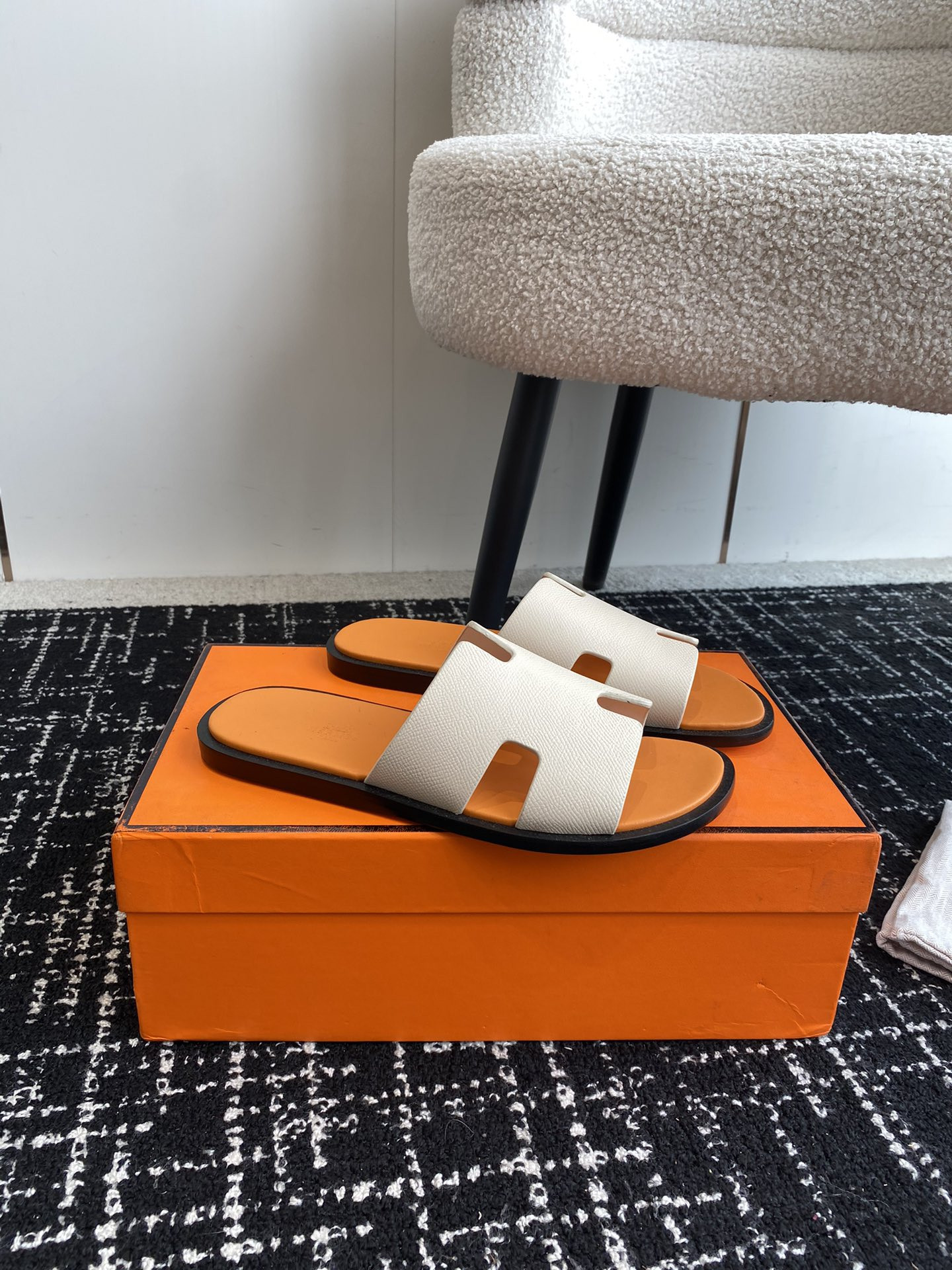 ua H**mes izmir sandal