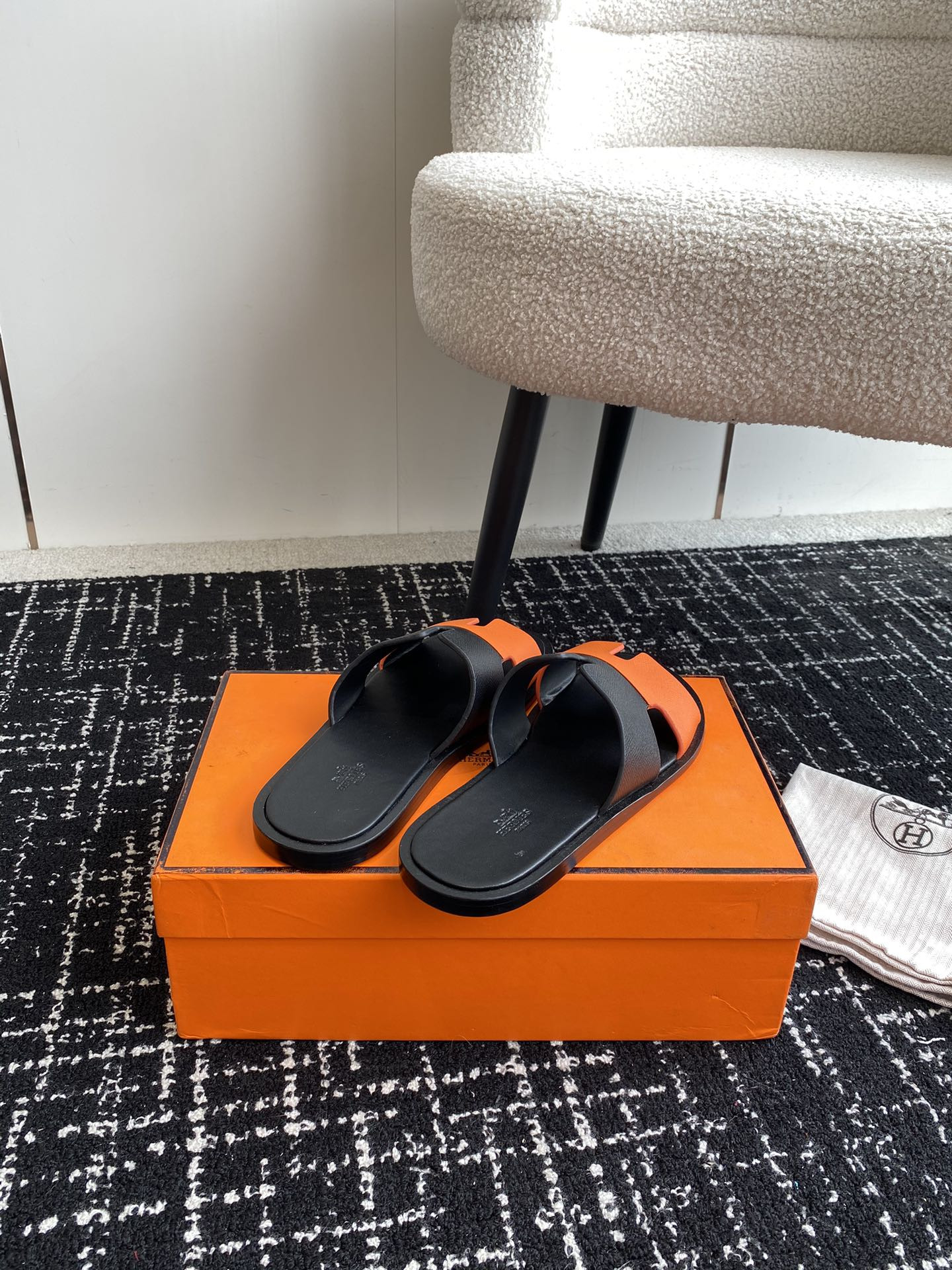 ua H**mes izmir sandal