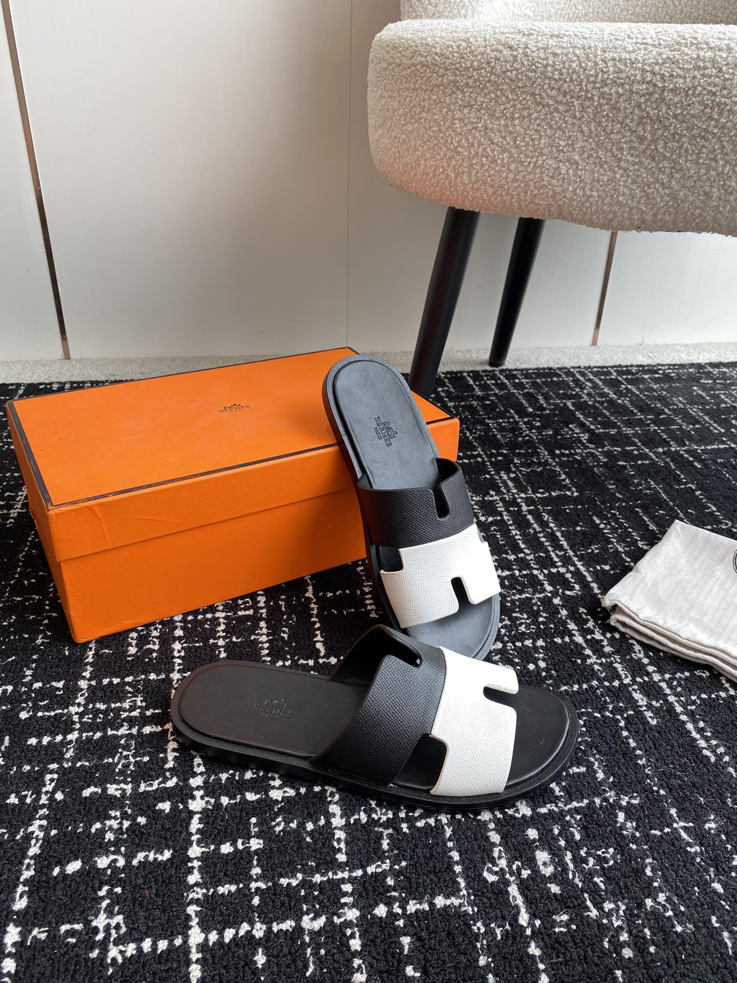 ua H**mes izmir sandal