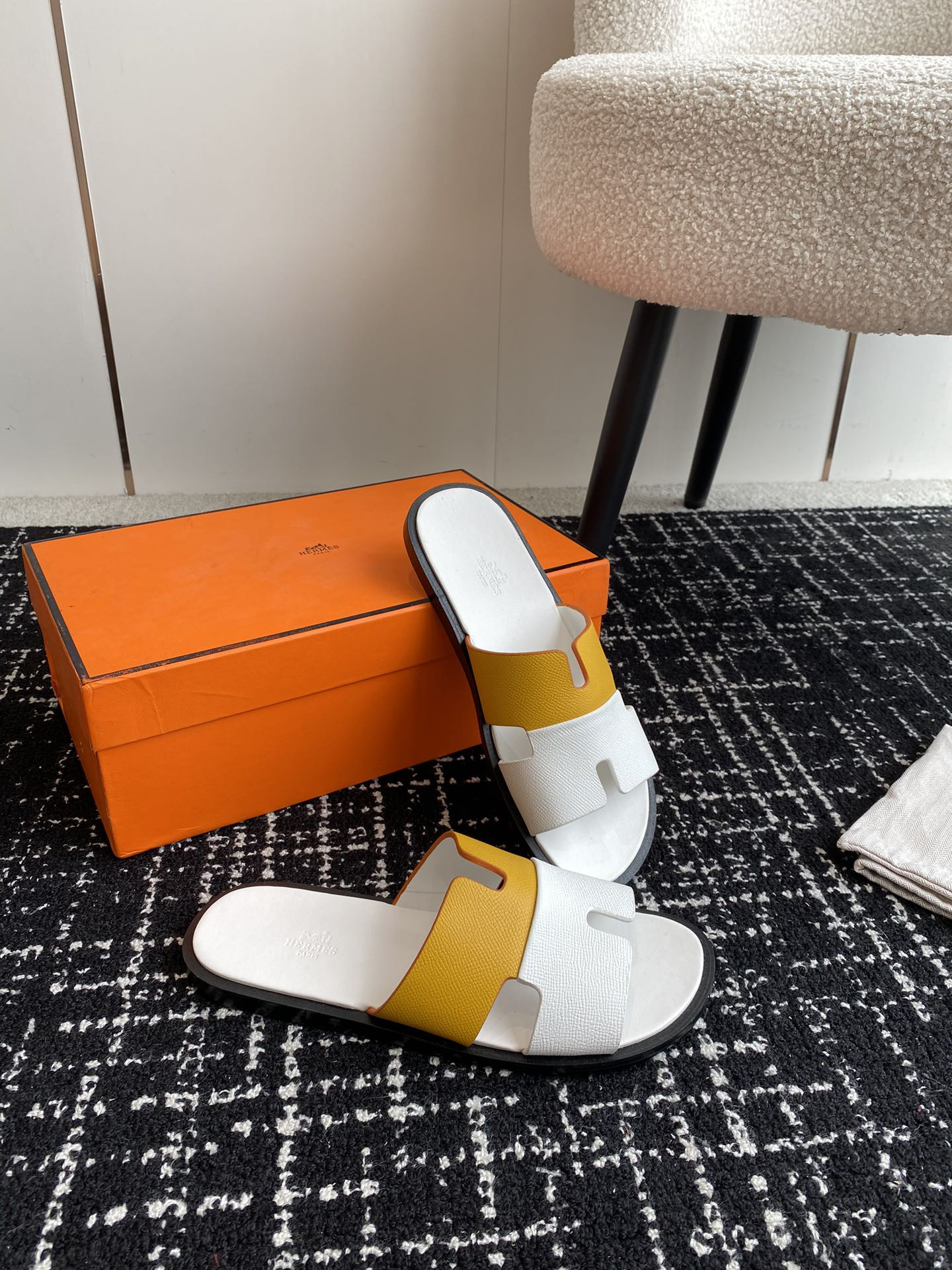 ua H**mes izmir sandal