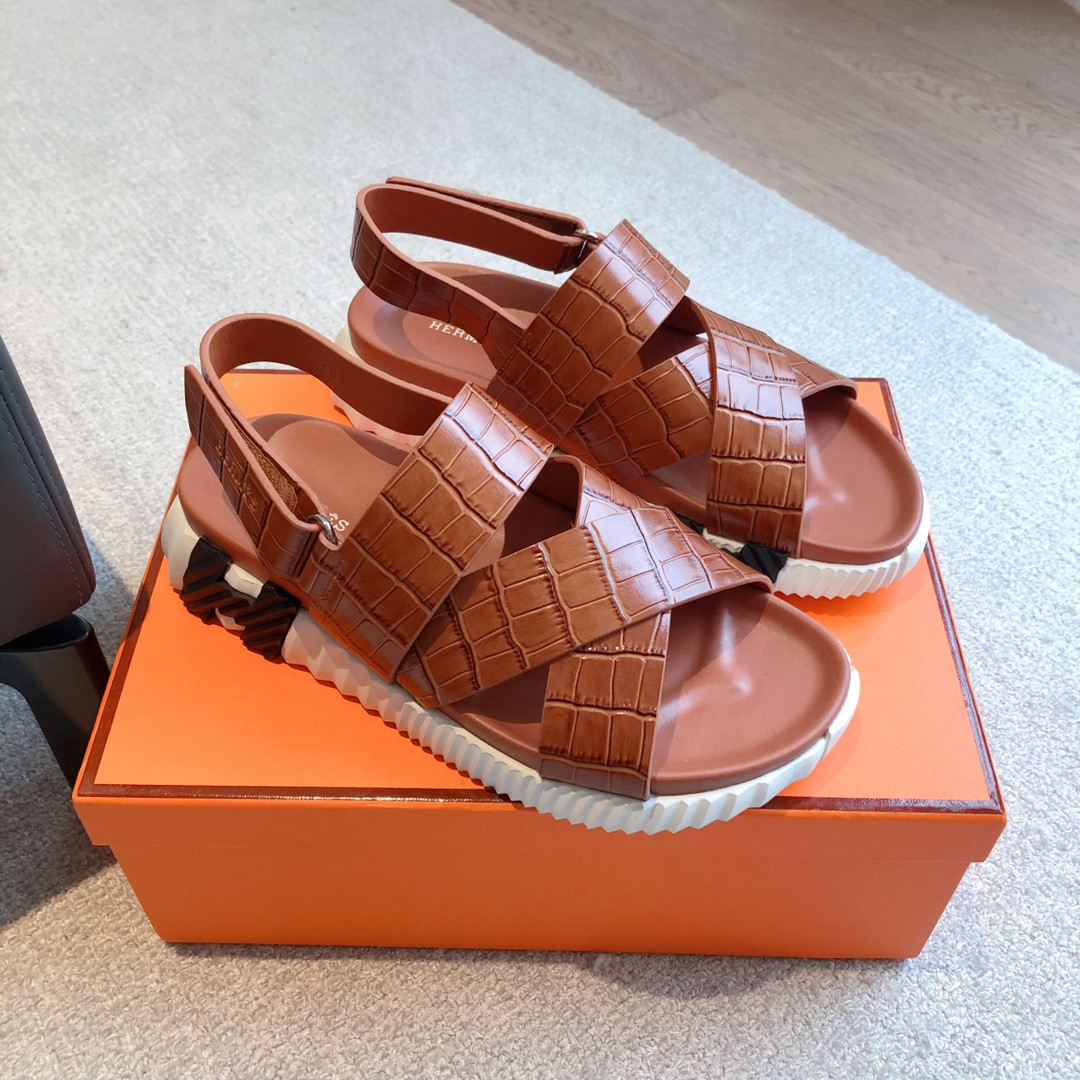 ua H**mes electric sandal