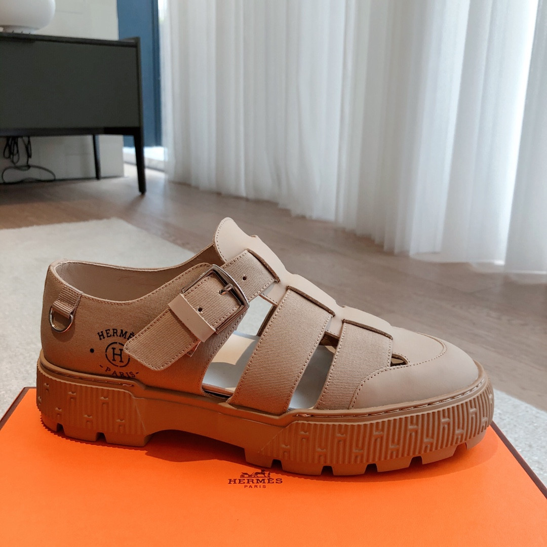 ua H**mes item sandal