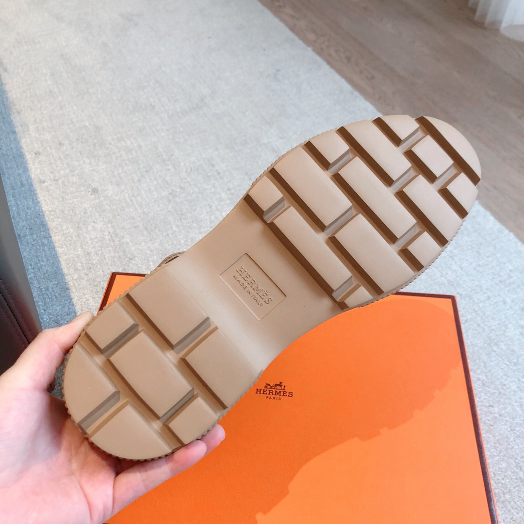 ua H**mes item sandal