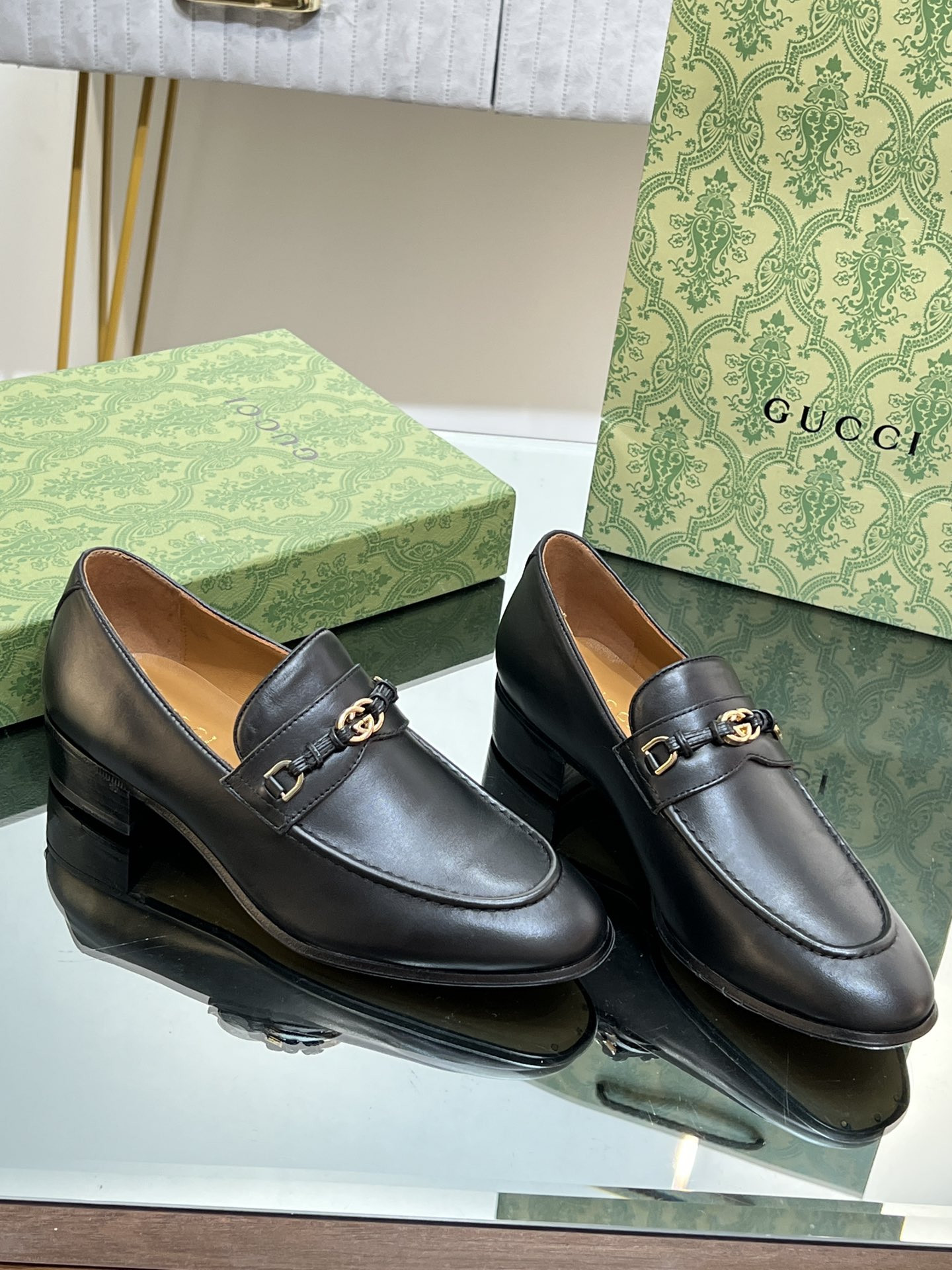 ua G*u*i interlocking g loafer
