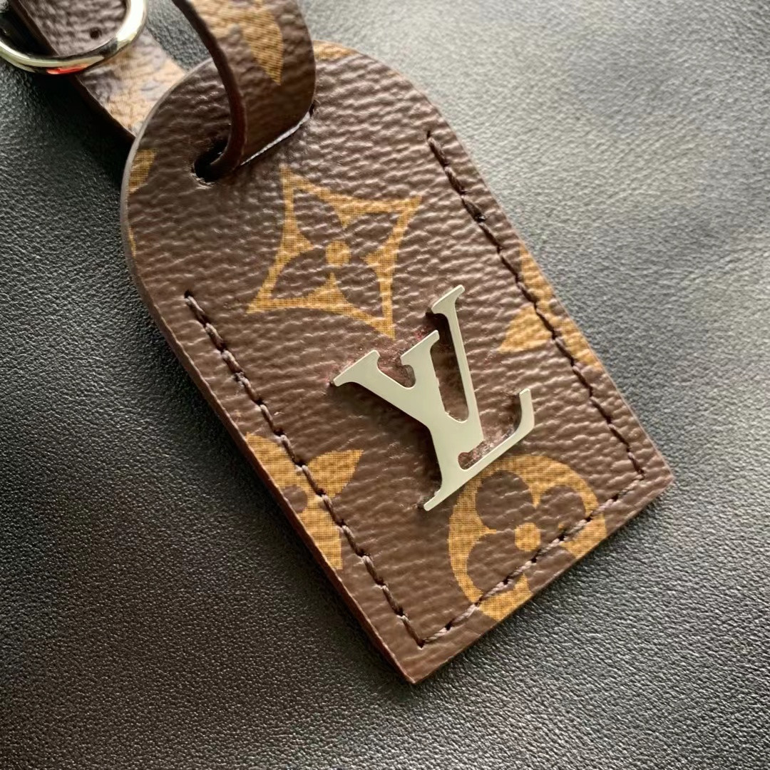 LV Atlantis BB M113871 17x17x7CM