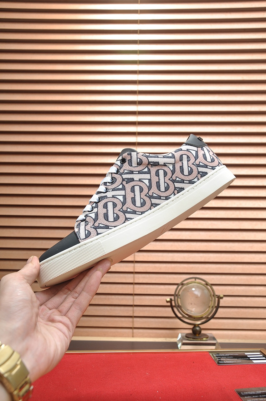ua B**rry sneakers