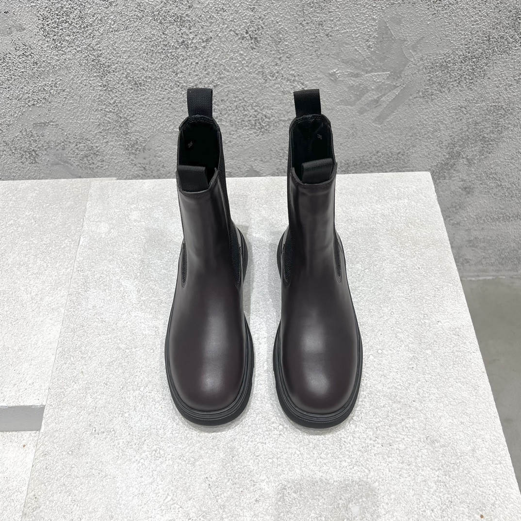ua B**rry leather creeper chelsea boots