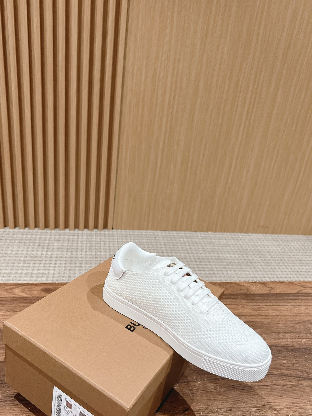 ua B**rry sneakers