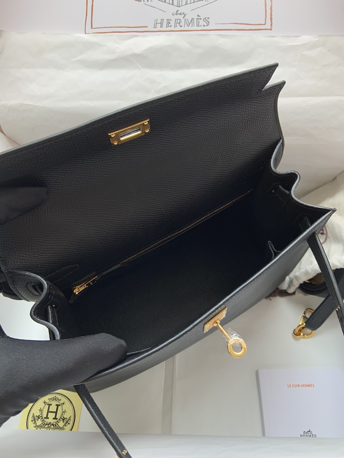 H**mes kelly gold-tone hardware 25 28